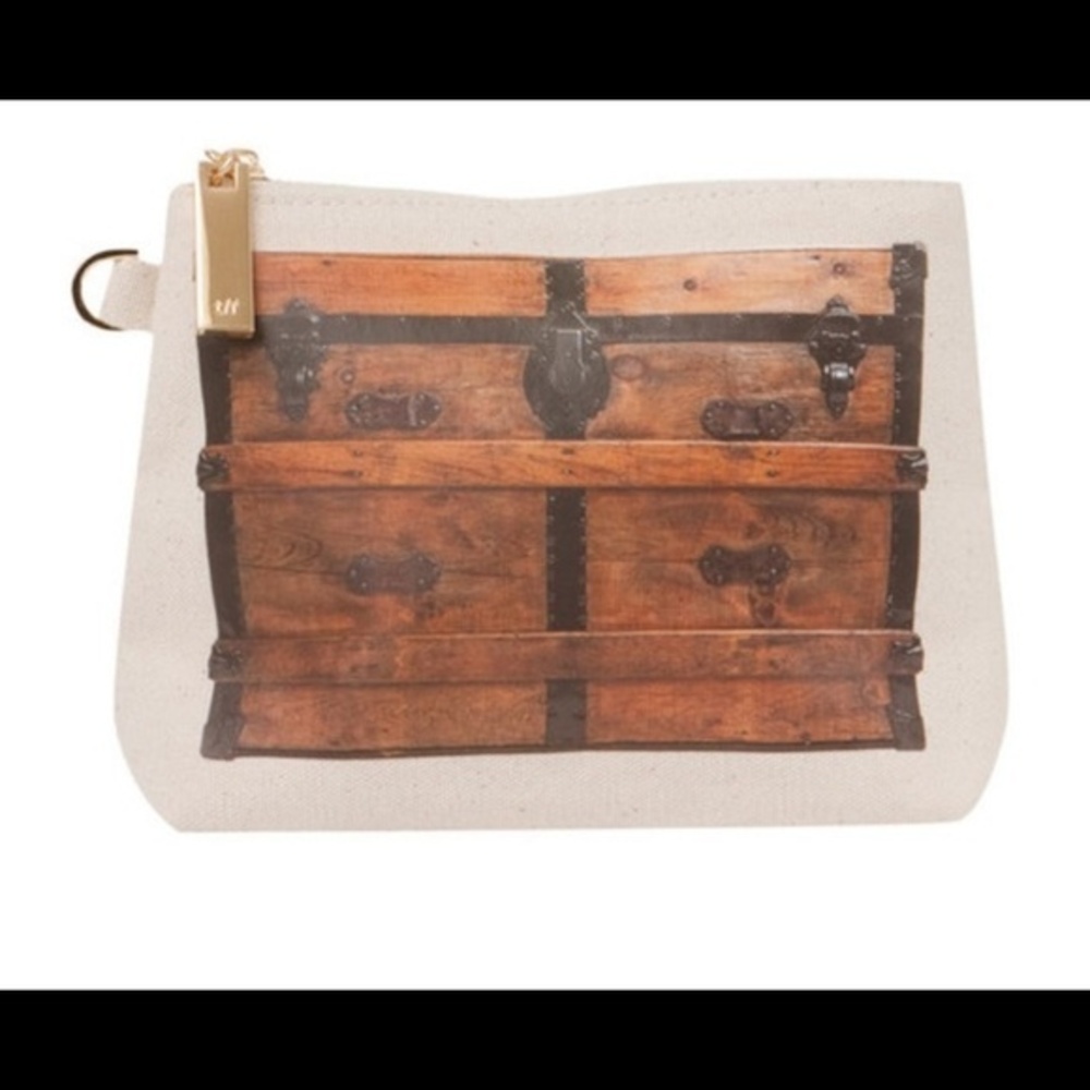 NWT Antique Wooden Look Trunk Clutch Cosmetic Bag
